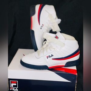 Fils sneakers size 7 boys or 8.5 women